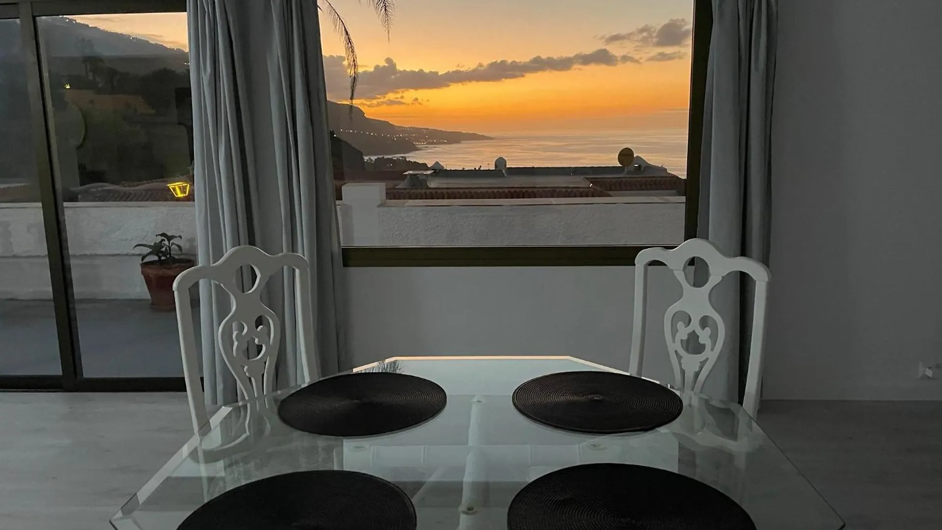 Casa de Férias Amazing Sunset House With Seaview Vila Los Realejos